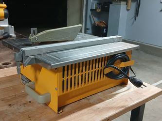 WorkForce THD550 7" Wet Tile Saw (Runs Great - Missing Water Tray)Price: $28