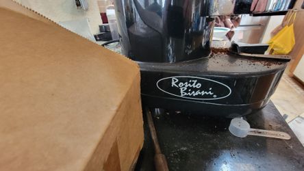 Coffee bean dispenser/grinder