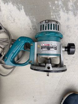 Makita Router w/ router bits