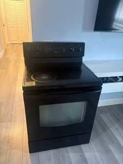 Fridgeaire stove