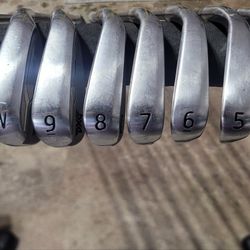 PXG 0211 4-W & Vokey SM 2009 52*,56* all w/ True Temper Grap. Gold Single Length
