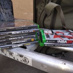 Xbox One  Games And 4 Controllers 