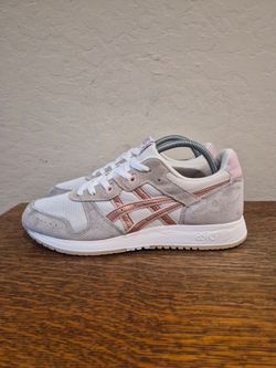 Asics Lyte Classic Fashion Sneakers 
Women's Size US 9