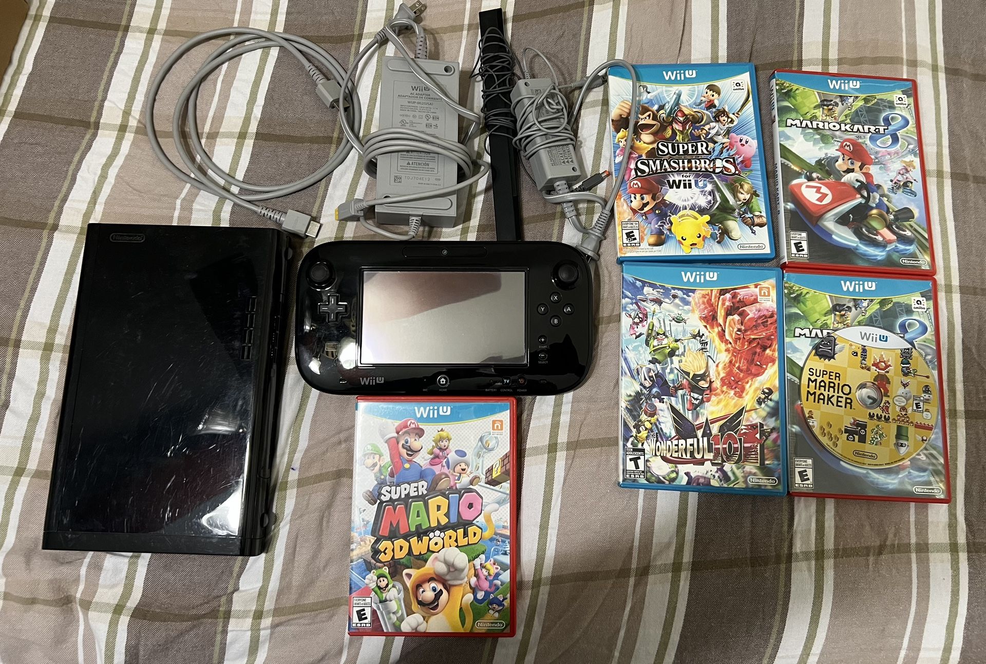 Nintendo Wii U Bundle -5 Games 