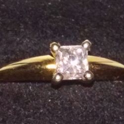 14-karat gold wedding ring princess cut diamond
