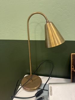 Table lamp