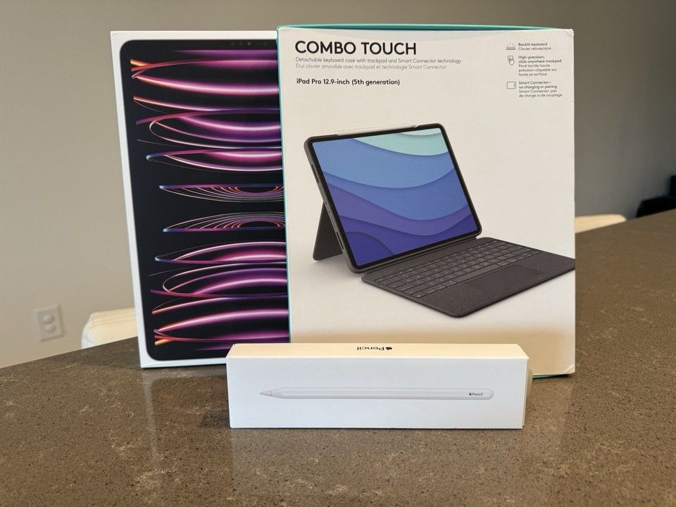 BUNDLE Apple iPad Pro 12.9" (6th Gen) - Space Gray - WiFi + Cellular - 512GB