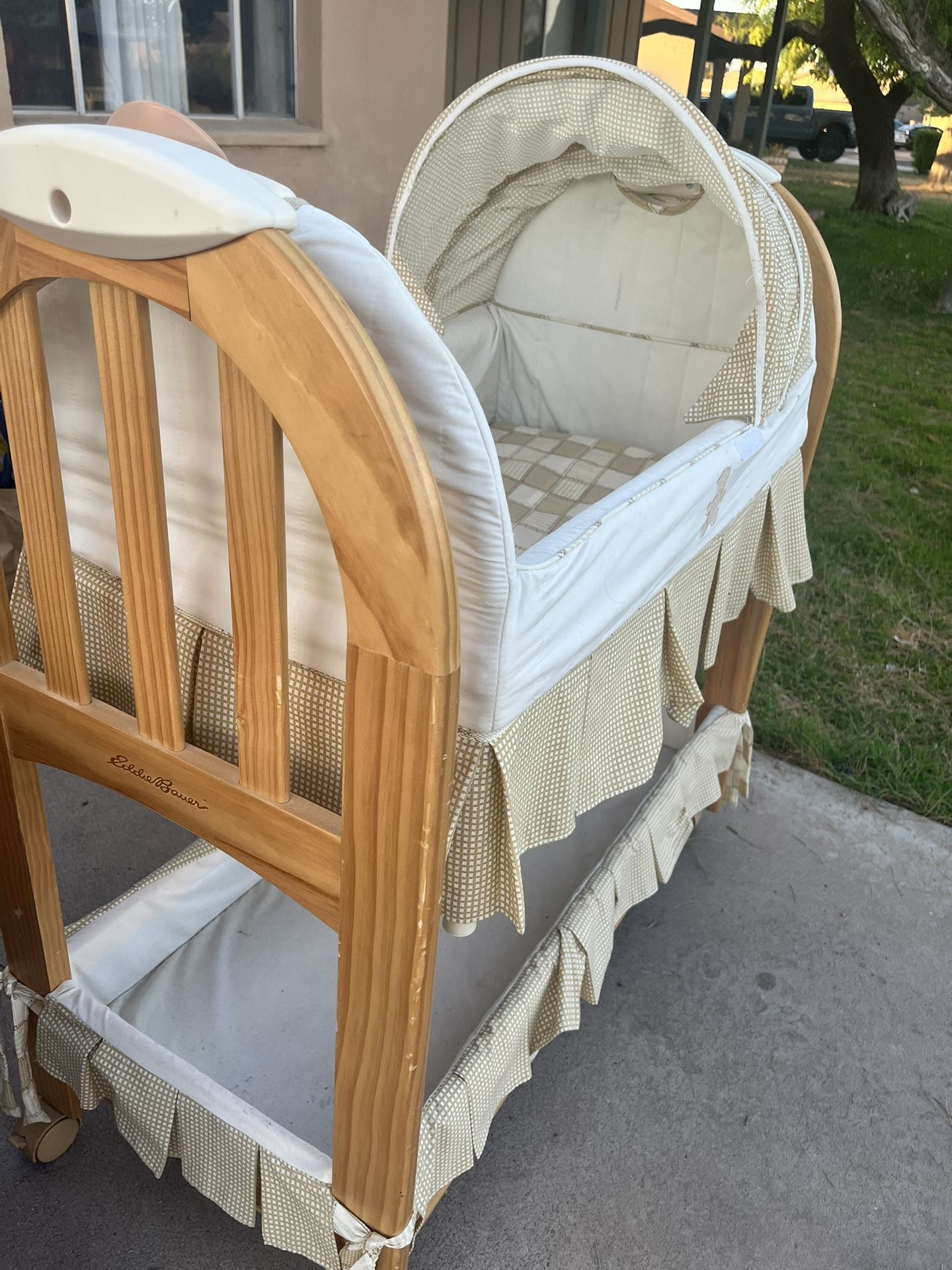 Eddie Bauer Bassinet - Main Image