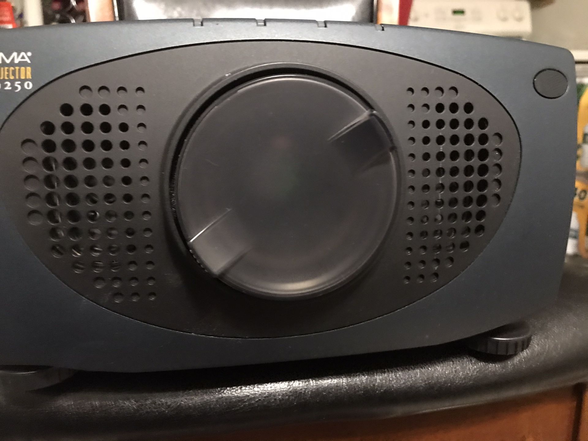 Desktop projector