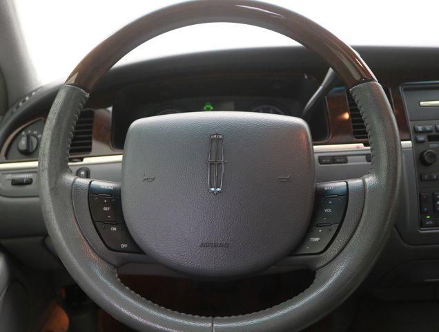 2006 Lincoln Town Car