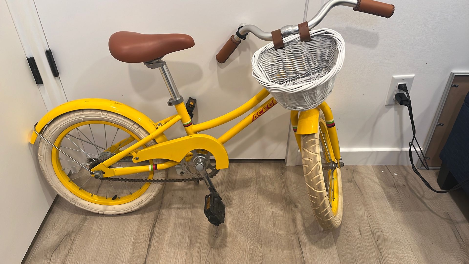 16 inch wheel Aceger girls bike
