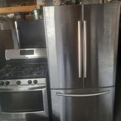 Samsung Bottom Freezer And 5 Burner Stove