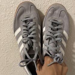 grey sambas