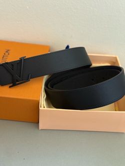 Reversible belt