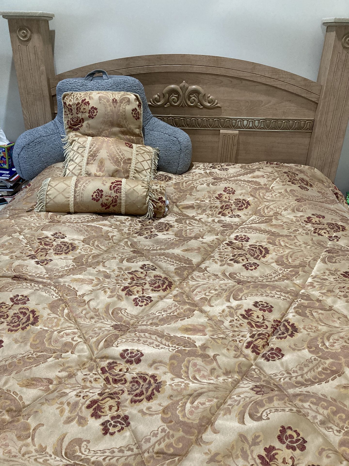 Bedroom Furniture Set