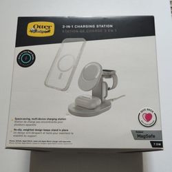 3-1 Wireless Charging Station For Apple iPhone, Apple Watch, Airpods, MagSafe In White 