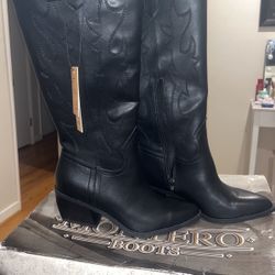 Women’s Boots Size 7