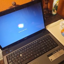 2 Laptops Son Viejas Y Funcionan Pero Yo Las Vendo Como Para Partes