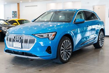 2019 Audi e-tron Prestige quattro
