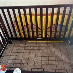 Delta Crib/Toddler Bed set