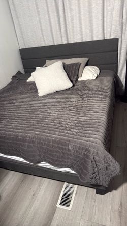 King bed frame + memory foam mattress