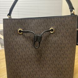 Michael Kors Suri Leather Bag 