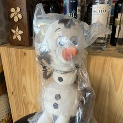 Olaf Disney Frozen 17” Plush With Rope Squeaky Dog Toy by Chewy. Medium/Large