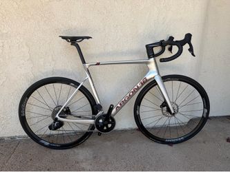 2025 Argon 18 sum rival axs large frame(like new) very clean bike..