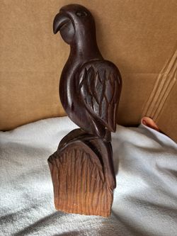 VINTAGE WOODEN  HAND CARVED PARROT