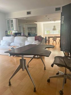 Herman Miller Envelop Desk Veneer Version for Sale in North Miami