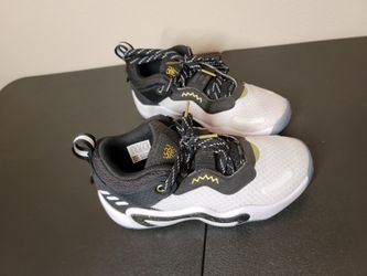Adidas Basketball Shoes Sz 3 New