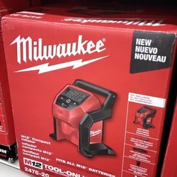 MILWAUKEE M12 COMPACT INFLATOR (TOOL ONLY)