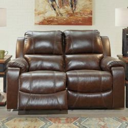 Rackingburg Mahogany Power Reclining Loveseat

