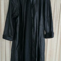 Tibor Men's open front trench coat. 