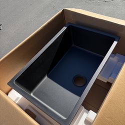 BRAND NEW ELKAY UNDERMOUNT SINGLE BOWL KITCHEN SINK ($600 RETAIL!!)