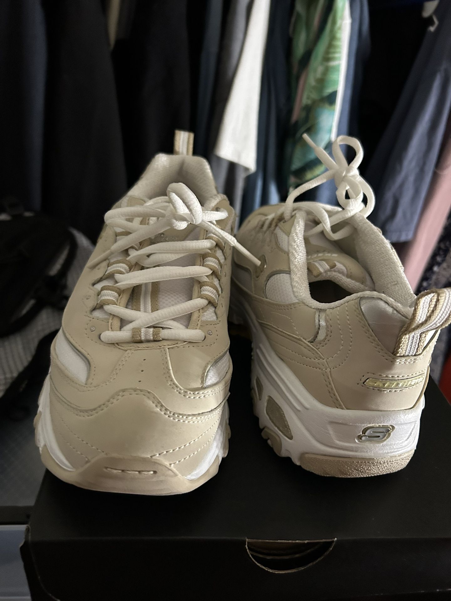 Tan Woman’s 8 Size Shoes