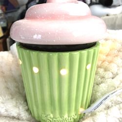 Scentsy Ceramic Cupcake w/a fluffy Pink icing top + polka dots w/a Green bottom