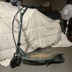 Razor Rx200 Electric Scooter w/ charger