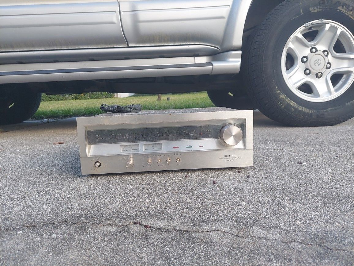Onkyo Servo Locked Stereo Tuner Model T-4