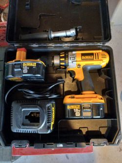 DEWALT DRILL 1/2 HAMMER 18 VOLT