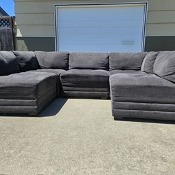 5 Piece Sectional Sofa in Excellent Condition! Gray