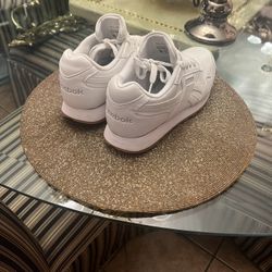 Women Shoes 👟 Reebok Size 8