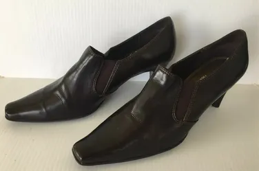 LIZ CLAIBORNE Brown Leather Flex Size 9M Lasso Womens Shoes