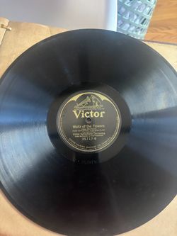 12-inch, 78 RPM shellac record featuring "Waltz of the Flowers" by the Victor Symphony Orchestra