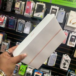 iPad 8th Gen Brand New Wife Only 