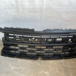 2022-2024 Chevrolet Silverado 1500 Front Grille Used