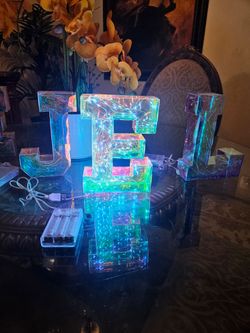 Light Up Letters 👀READ BELOW ⬇️ AVAILABLE ✅️