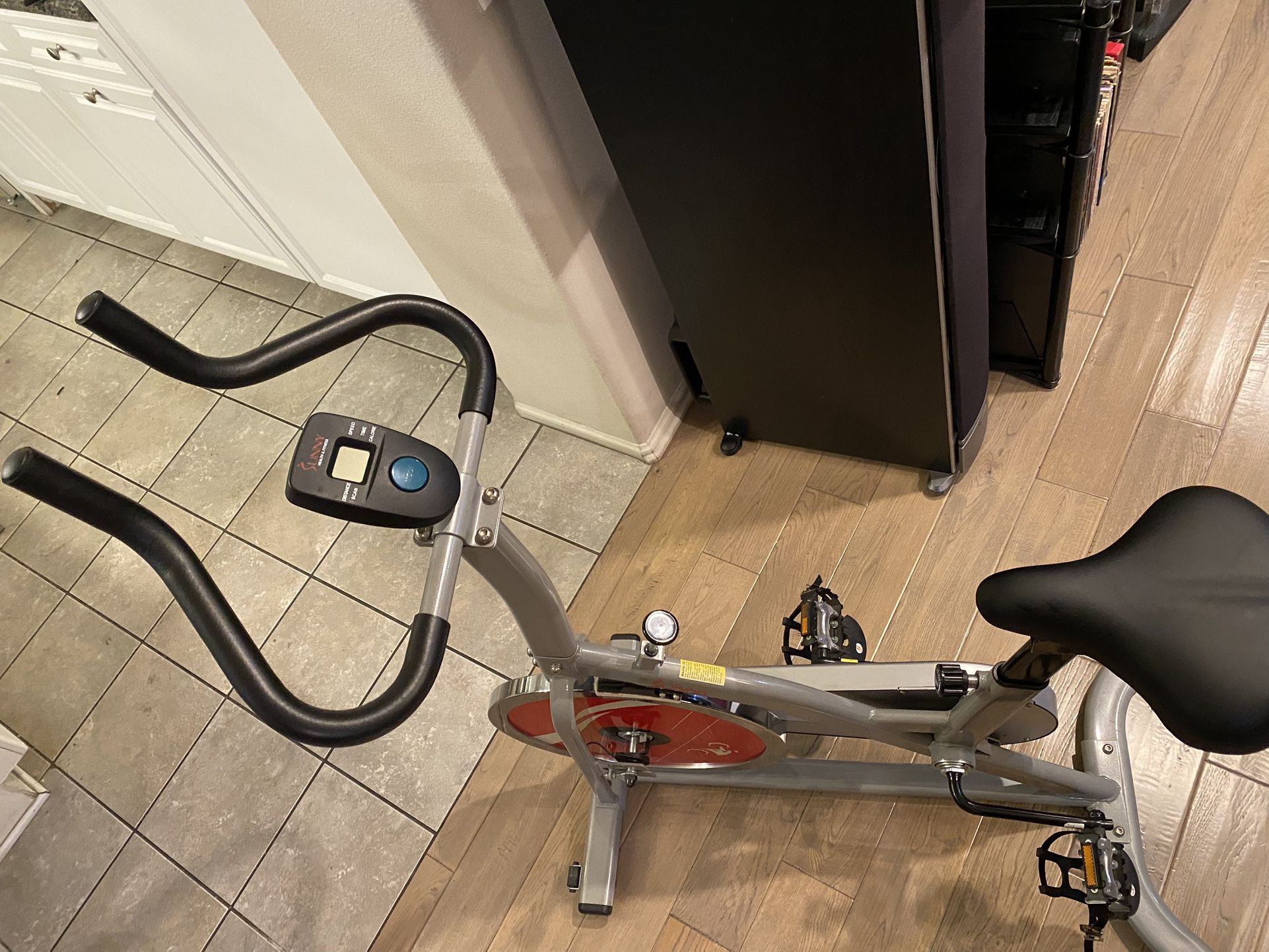 Sunny Health Fitness Indoor Cycling Stationary Exercise Bike