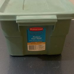 Rubbermaid Storage Box 