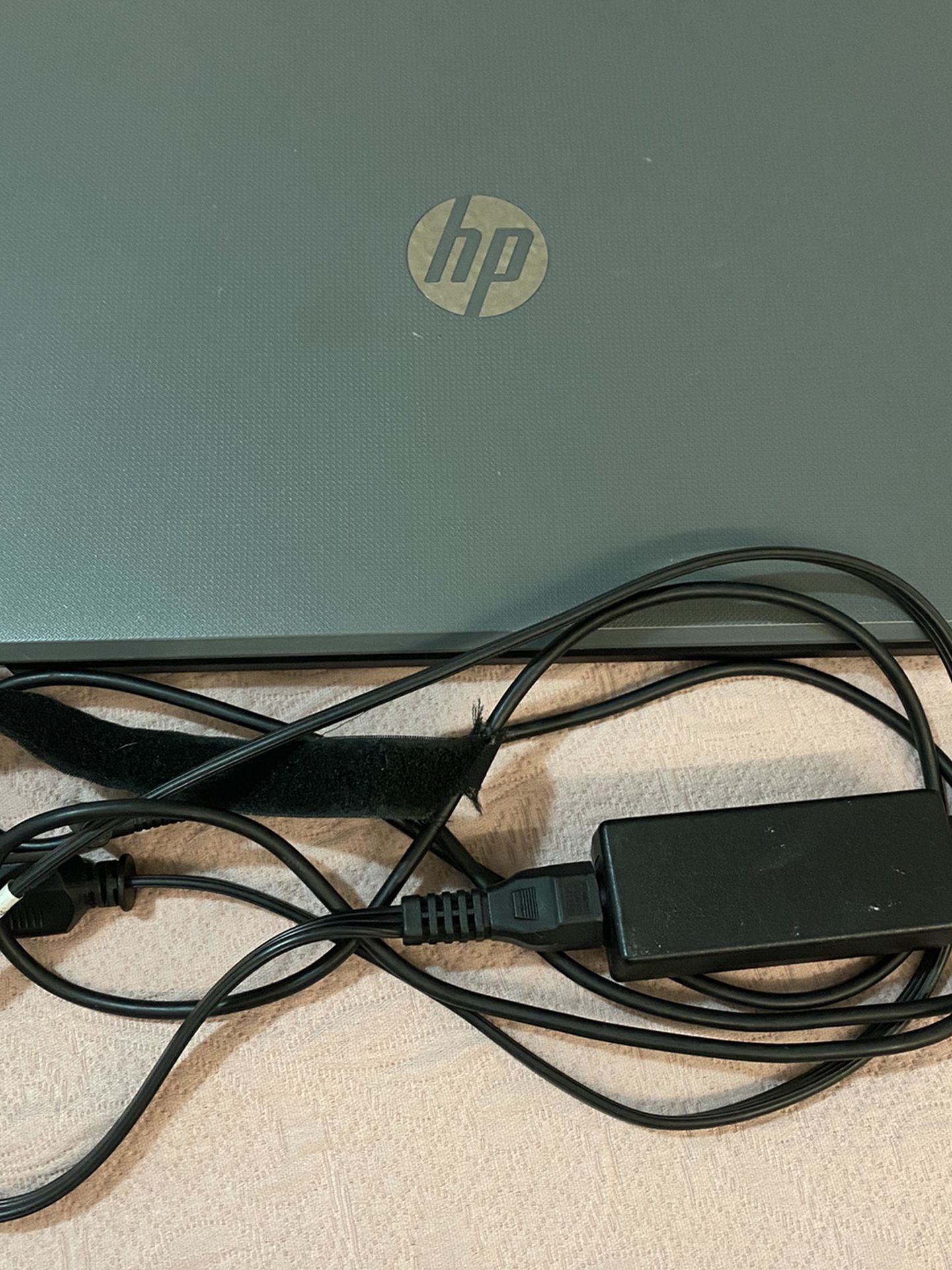 Hp Laptop Touchscreen 19.5 Inch With Charger
